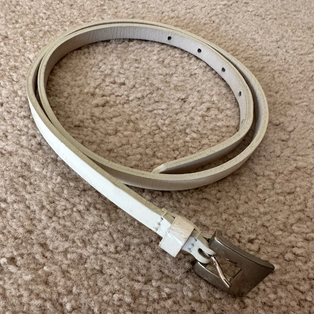 Worth Woman’s Leather White Belt, Sz S (0,5x34,5).